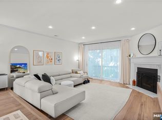 111 Washington Ave, Fort Lee, NJ 07024