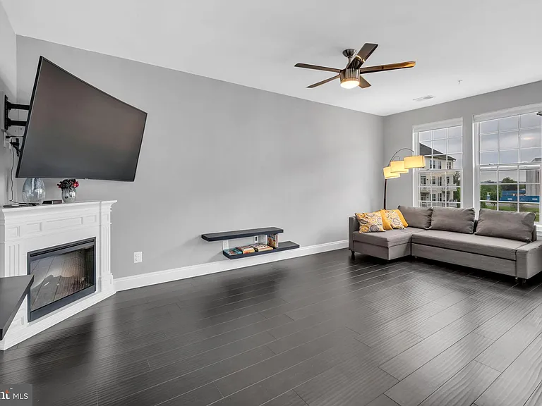 21600 Romans Dr — Photo 17