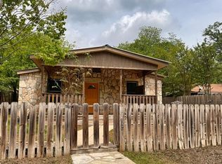 3412A&B E Riverside Dr, Kerrville, TX 78028