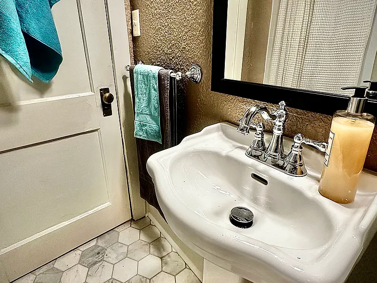 3818 Walnut St #2S — Photo 5