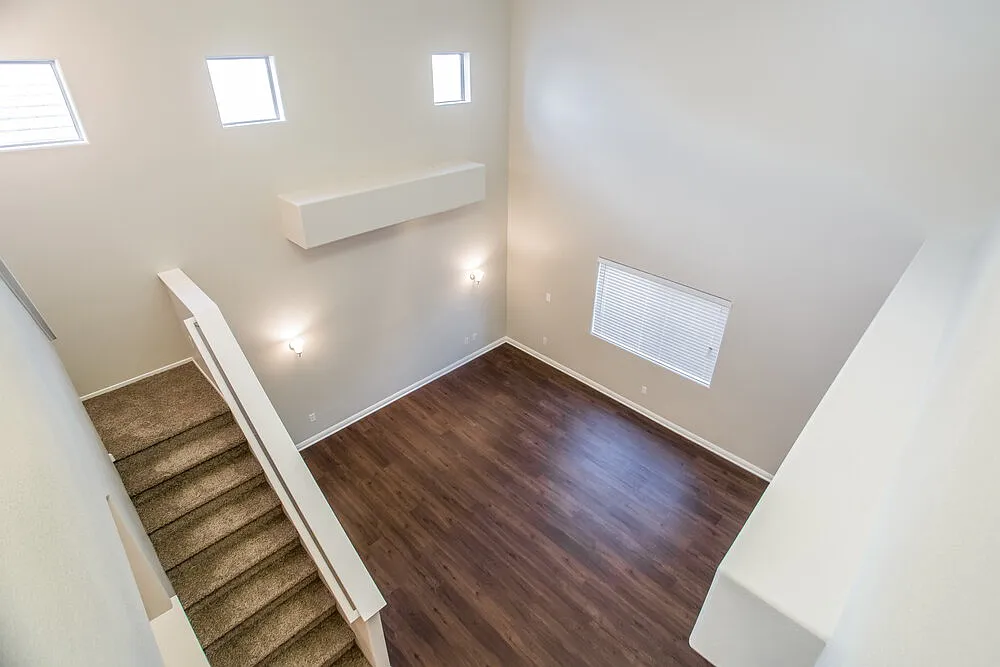 4 bed, 2.5 bath, 1684 sqft, $2,310 — Photo 3