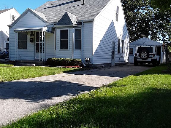 2nd image of 21611 Colony St
