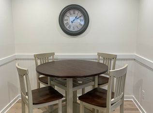 114 E 55th St APT 1, Savannah, GA 31405