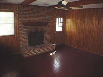 4th image of 1800 Clearbrook Ln
