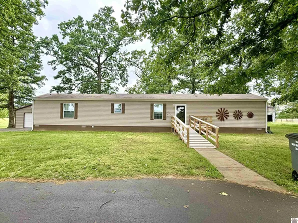 1211 Lawson Rd, Murray, KY 42071