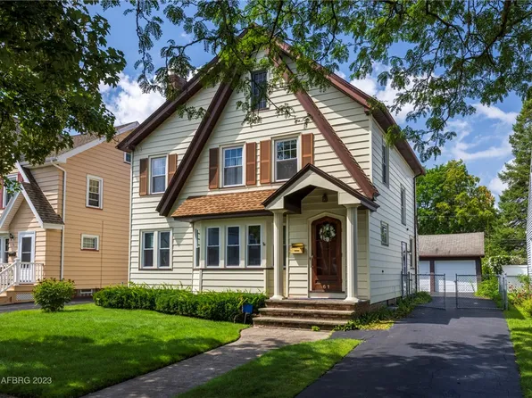 61 Netherton Rd, Rochester, NY 14609