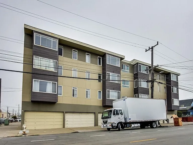 4350 Kirkham Street — Photo 18