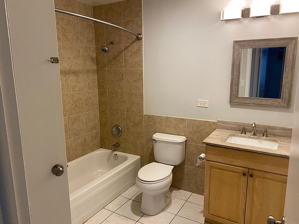 1st image of 8 E Dundee Quarter Dr #201