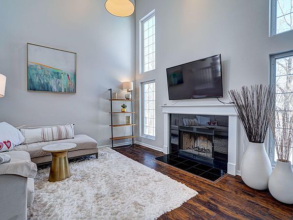 2nd image of 1657 Woodland Dr #12