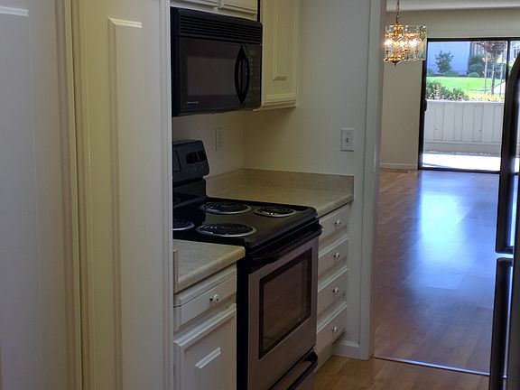 Kitchen -1 - Towards Dining