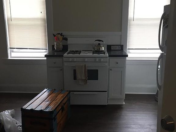 3rd image of 2052 Fairview Ave APT 1