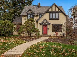 2326 Clinton Pl, Rockford, IL 61103