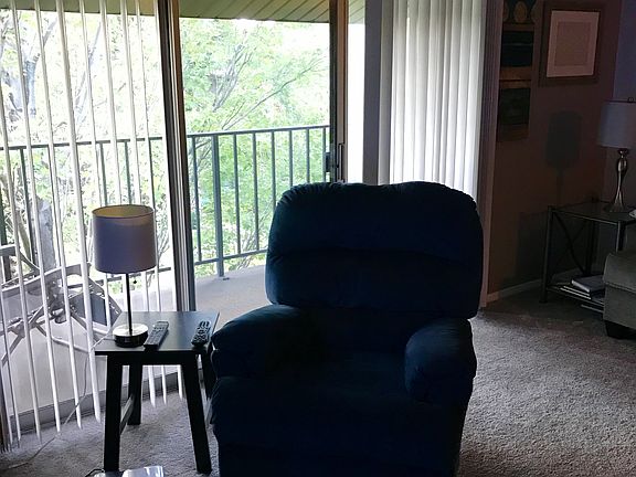 5th image of 16405 Heather Ln #T303