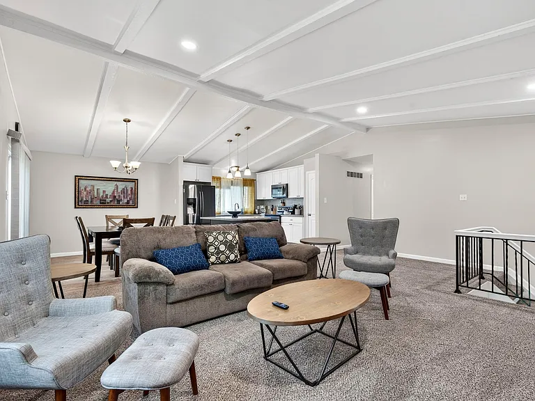 2335 Hempline Ct — Photo 8