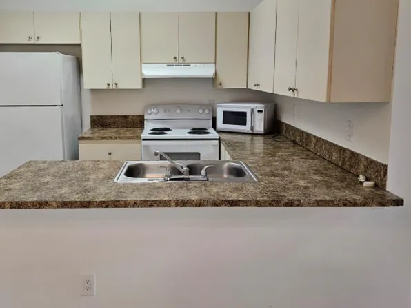 18324 NW 68th Ave, Hialeah, FL 33015