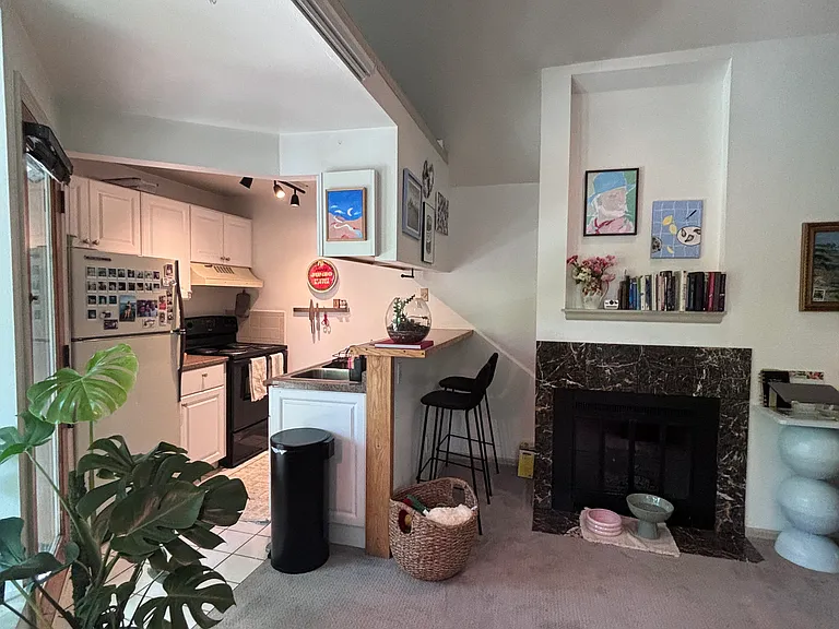910 Portland Pl #16 — Photo 8
