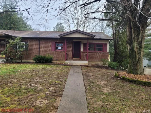 3893 Timothy Ln, Bethlehem, PA 18020