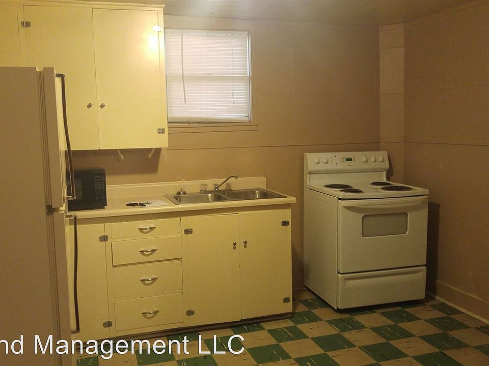 1st image of 845 1/2 Wyoming Ave