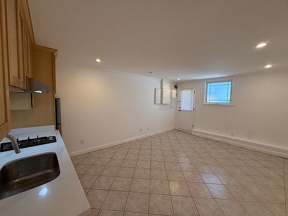 5th image of 1021 Santiago St