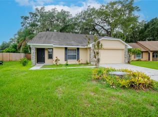 2039 Shadow Pine Dr, Brandon, FL 33511