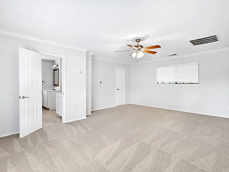 1316 Edgefield Dr — Photo 3