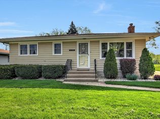 5845 Jackson St, Merrillville, IN 46410