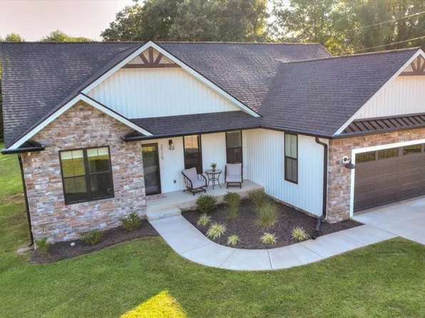 2115 Seminole Dr, Johnson City, TN 37604