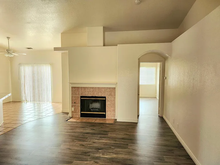 12237 Glenellen Ln — Photo 7
