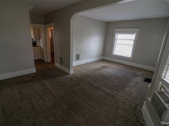 5th image of 802 S Lafayette Ave Unit 1LOWER