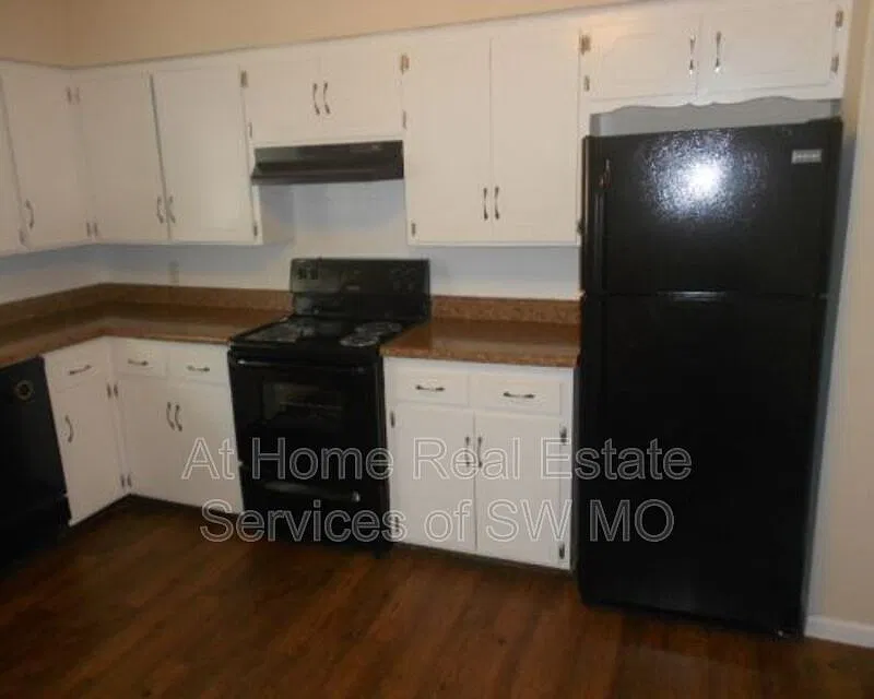 2 bed, 1.0 bath, 800 sqft, $680 — Photo 3