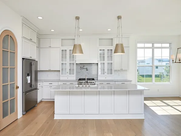 720 Daybreak Dr, Waukee, IA 50263