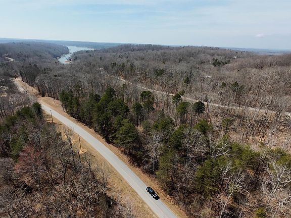 2nd image of 515 Point Rd