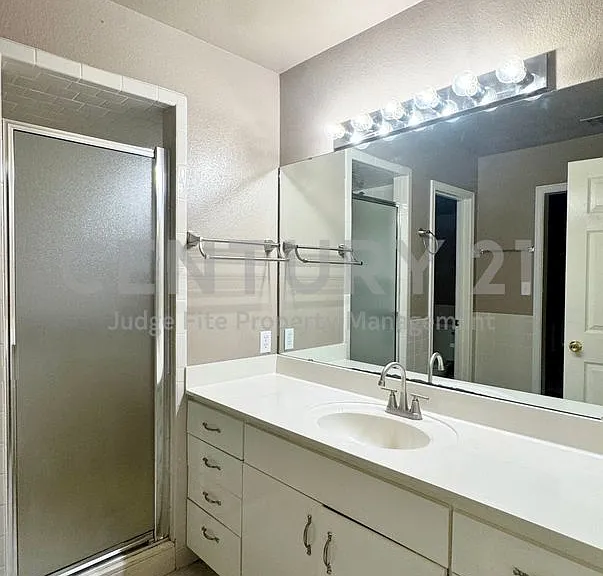 7001 Porthville Dr — Photo 8