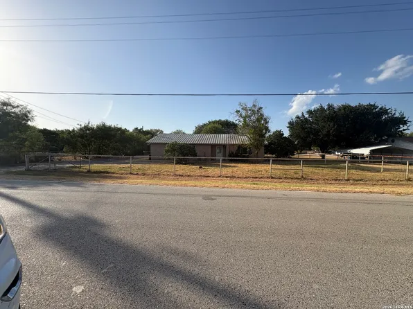 241 Duncan, Carrizo Springs, TX 78834