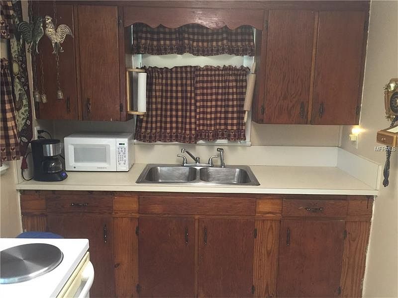 2nd image of 704 Charlie Griffin Rd