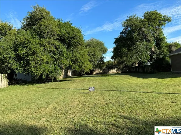 406 N Liberty St, Victoria, TX 77901