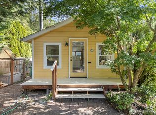 1323 8th St, Port Townsend, WA 98368