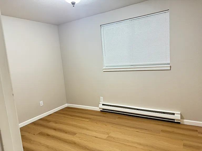 4054 California Ave SW #4 — Photo 5