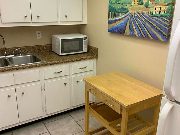 5th image of 223 Columbia Dr APT 319