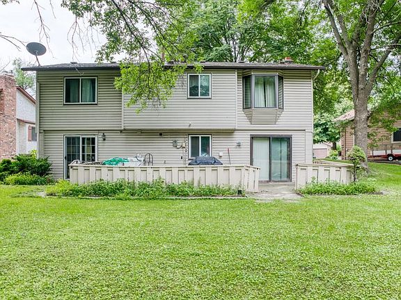 3rd image of 7208 Candlewood Dr