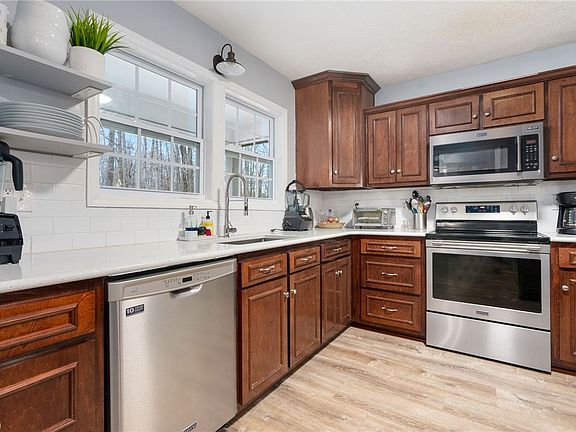 3rd image of 3489 Lee Road 250