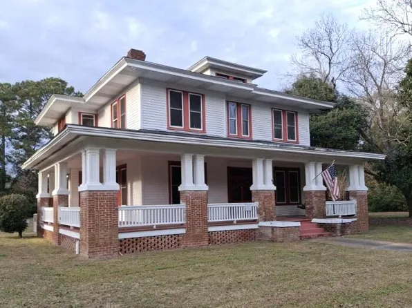 307 N Lee St, Bishopville, SC 29010