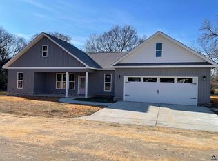 112 Pecan St, Cochran, GA 31014