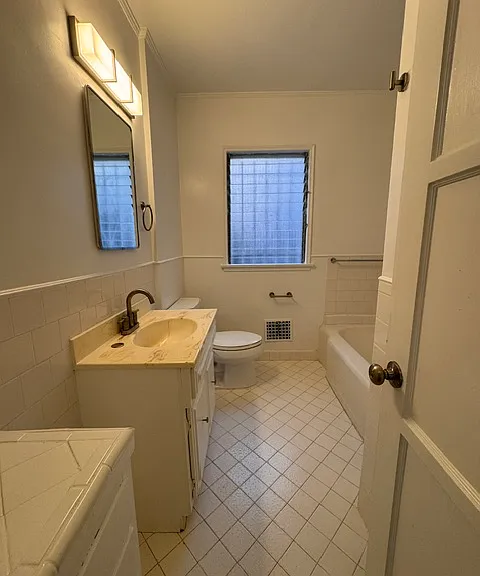 445 N Doheny Dr #B — Photo 15