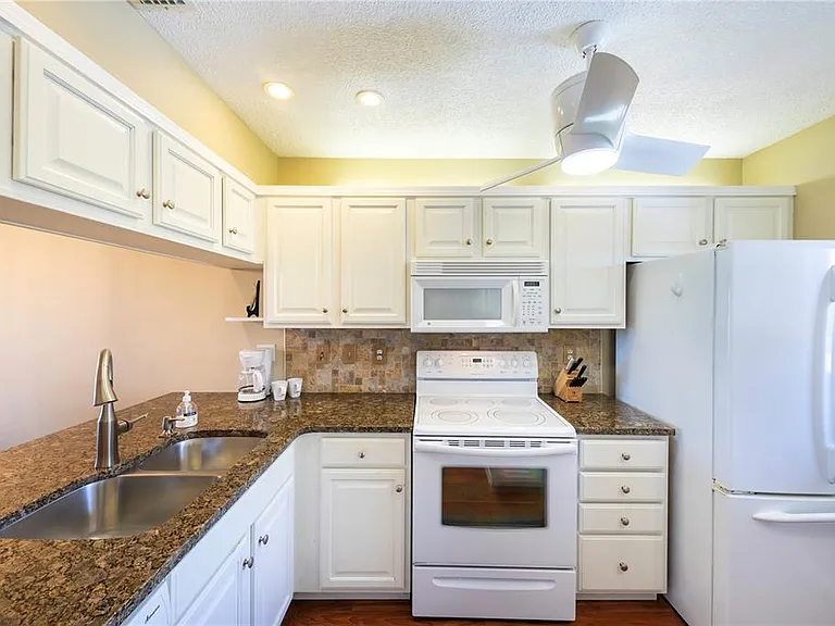 437 Cerromar Ln #525 — Photo 4
