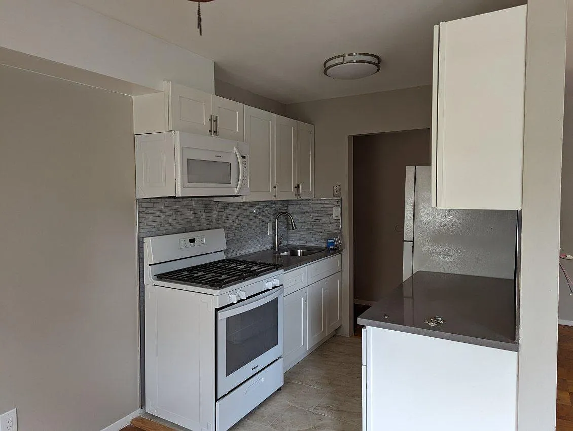 Building Photo - 144 Hemlock Dr #144