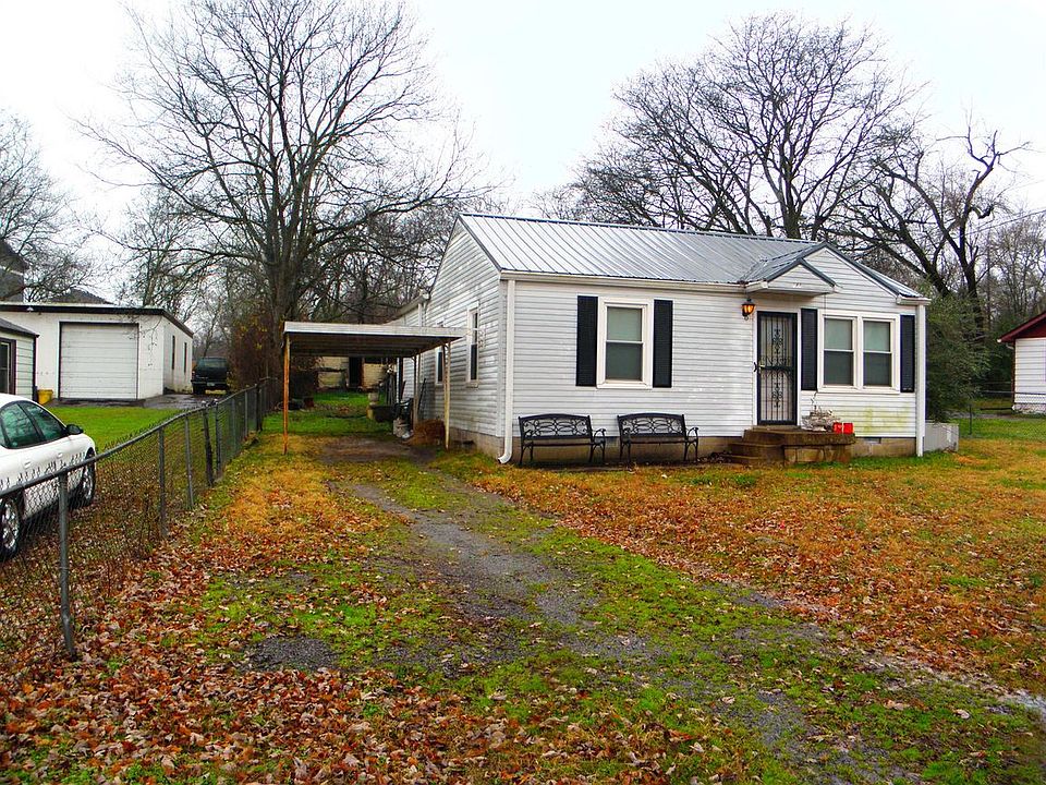 2nd image of 944 Youngs Ln
