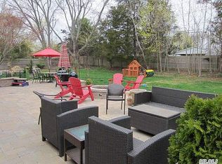 7 Harmon Ct, Stony Brook, NY 11790