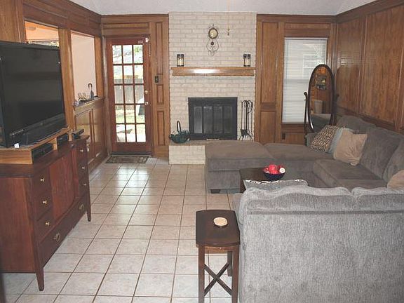 2nd image of 4705 Lone Oak Dr