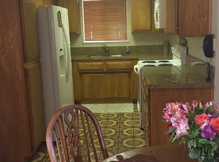 428 Center Ln, Santa Paula, CA 93060